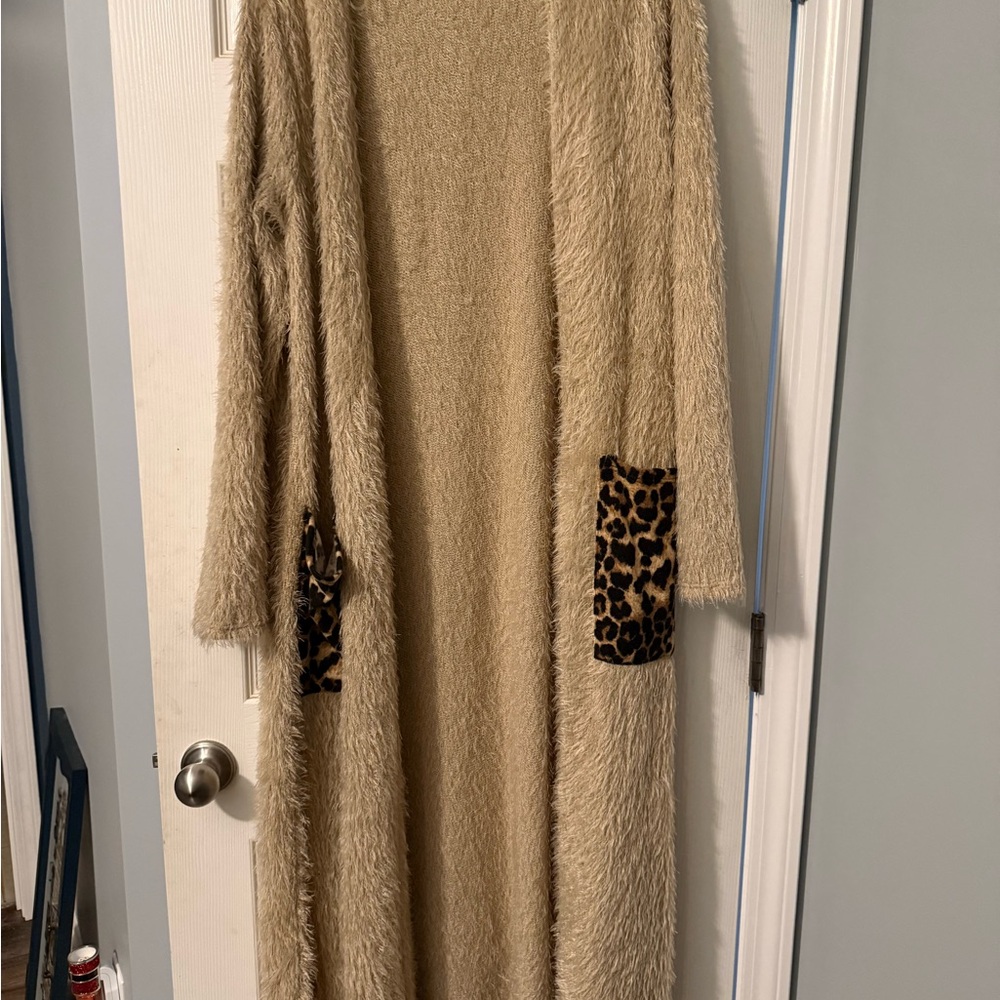 NWOT Honeyme Beige Fuzzy‎ cardigan with Leopard Accents